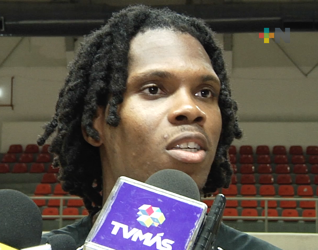 Tavario Miller contento por llegar a los Halcones Rojos