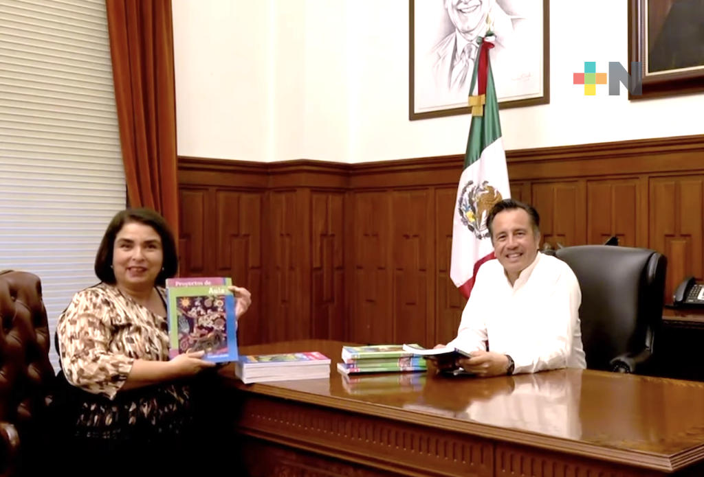 Nuevos libros de texto ya están en escuelas de Veracruz, celebra Cuitláhuac García