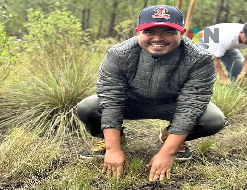 Reforestación en cofre de Perote fortalece producción de agua en la región: Iván Luna