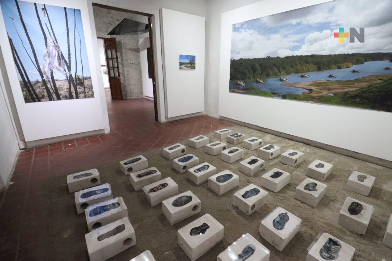 Inauguran «Terra ignota zapatos migrantes» en la Fototeca de Veracruz