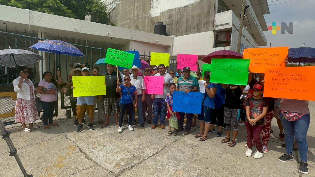 Con marcha, habitantes de Villa Allende exigen a CFE servicio eficiente