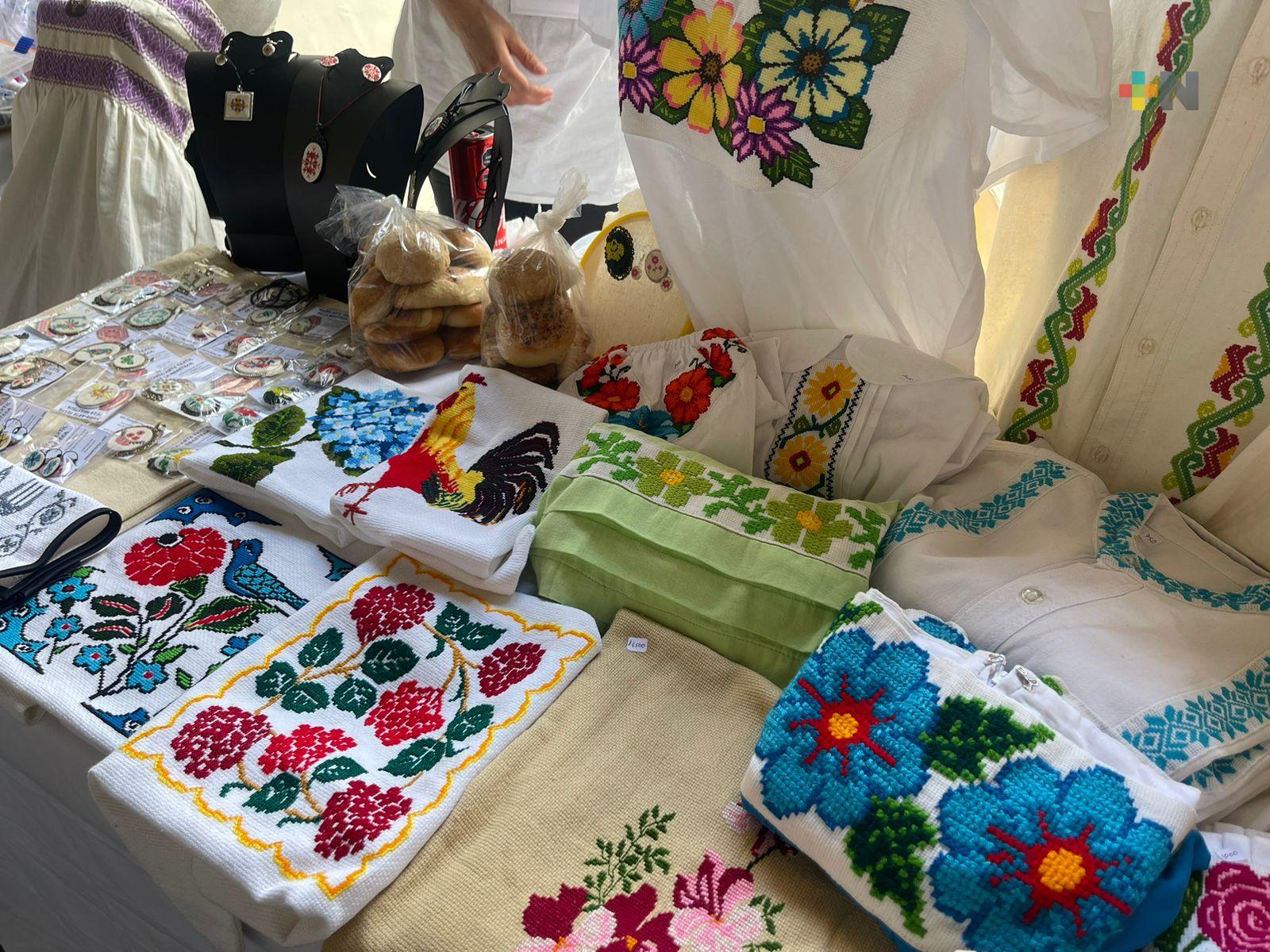 En Xalapa, Exposición 500 años deja buenas ventas para artesanos