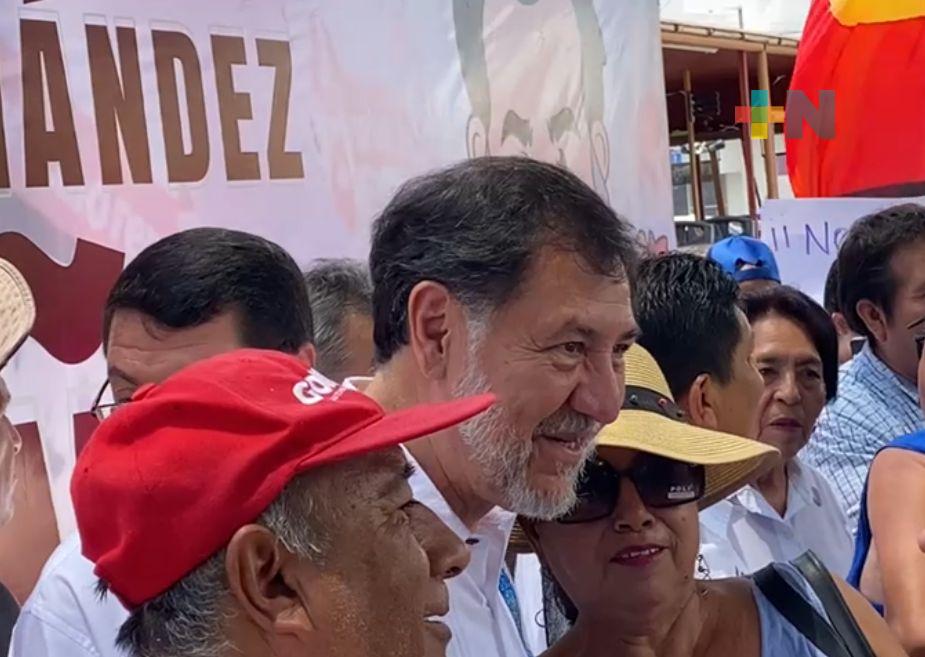 Gerardo Fernández Noroña se reúne con simpatizantes del PT en Tuxpan