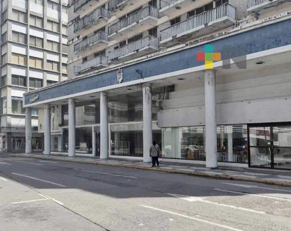 Agoniza Centro Histórico de Veracruz, han cerrado 50 negocios este año