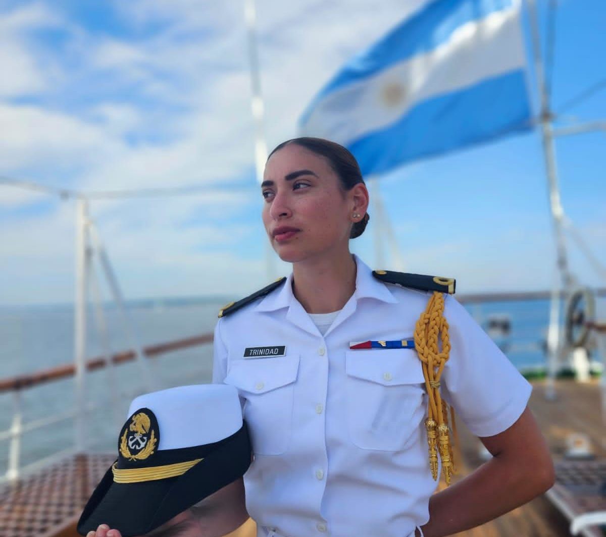 Guardamarina mexicana a bordo de Fragata ARA Libertad