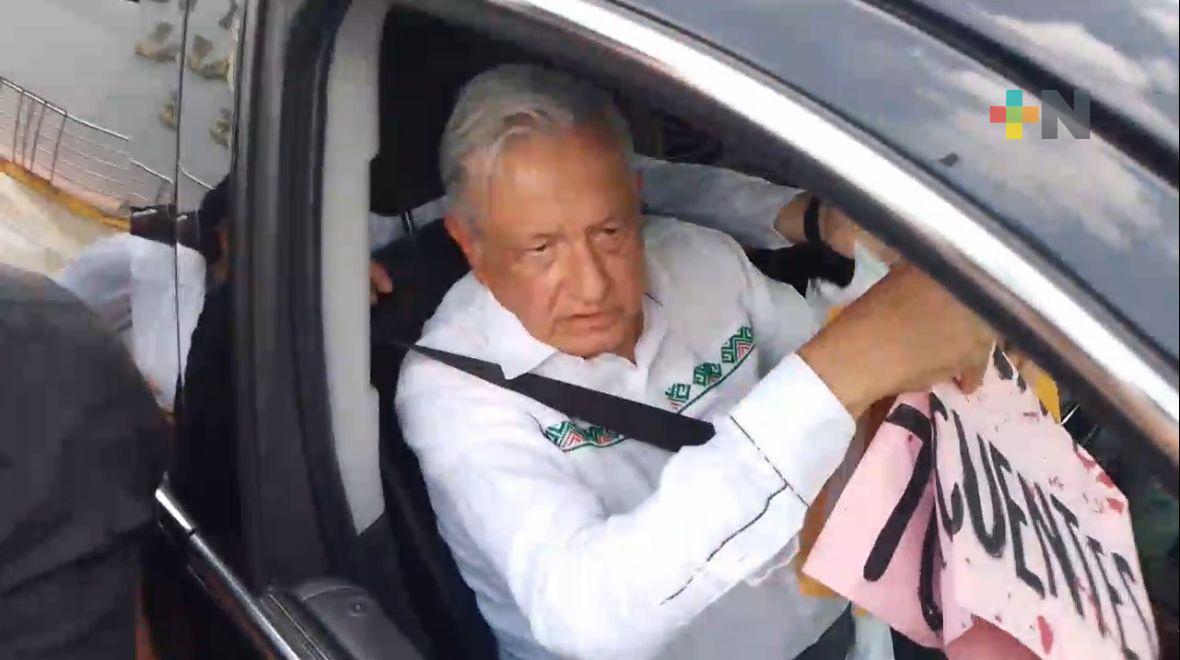 Llega a Coatzacoalcos presidente López Obrador para conocer avances del Corredor Interoceánico