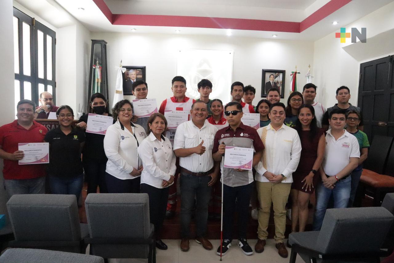 Entregan en Misantla Premio Municipal de la Juventud 2023
