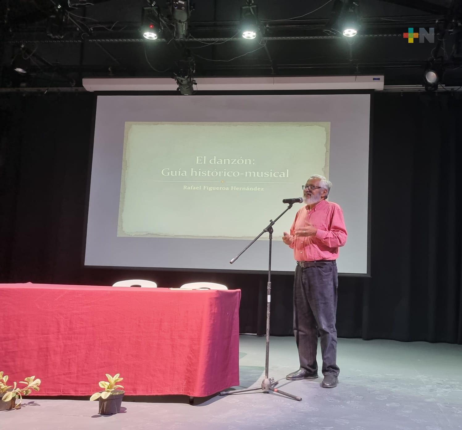 Presentan charla de Rafael Figueroa sobre historia del danzón