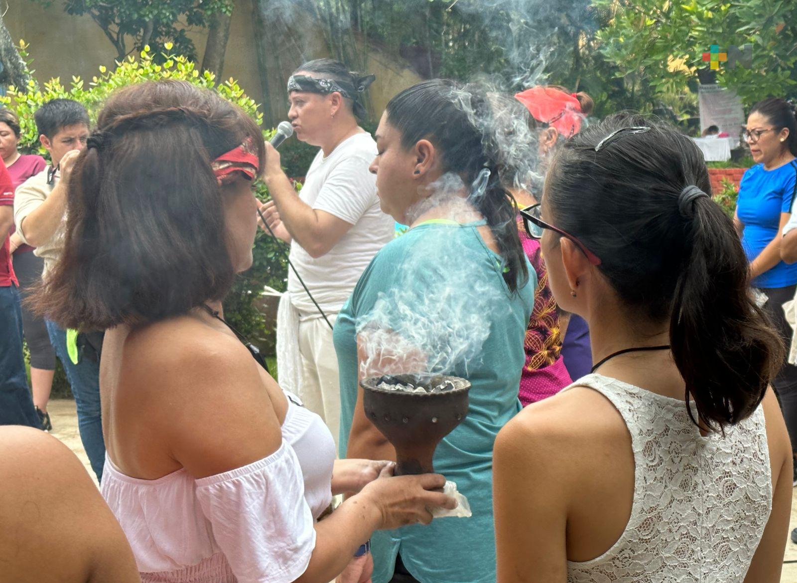 Realizan programa de verano de relajación para docentes en Coatzacoalcos