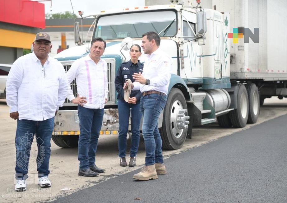 Fiscal general acompaña al Gobernador, supervisan carreteras, puentes y libramiento de Sayula
