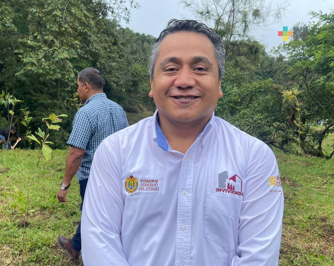 Trabajando, inhibimos pobreza y desigualdad social en Veracruz: Invivienda