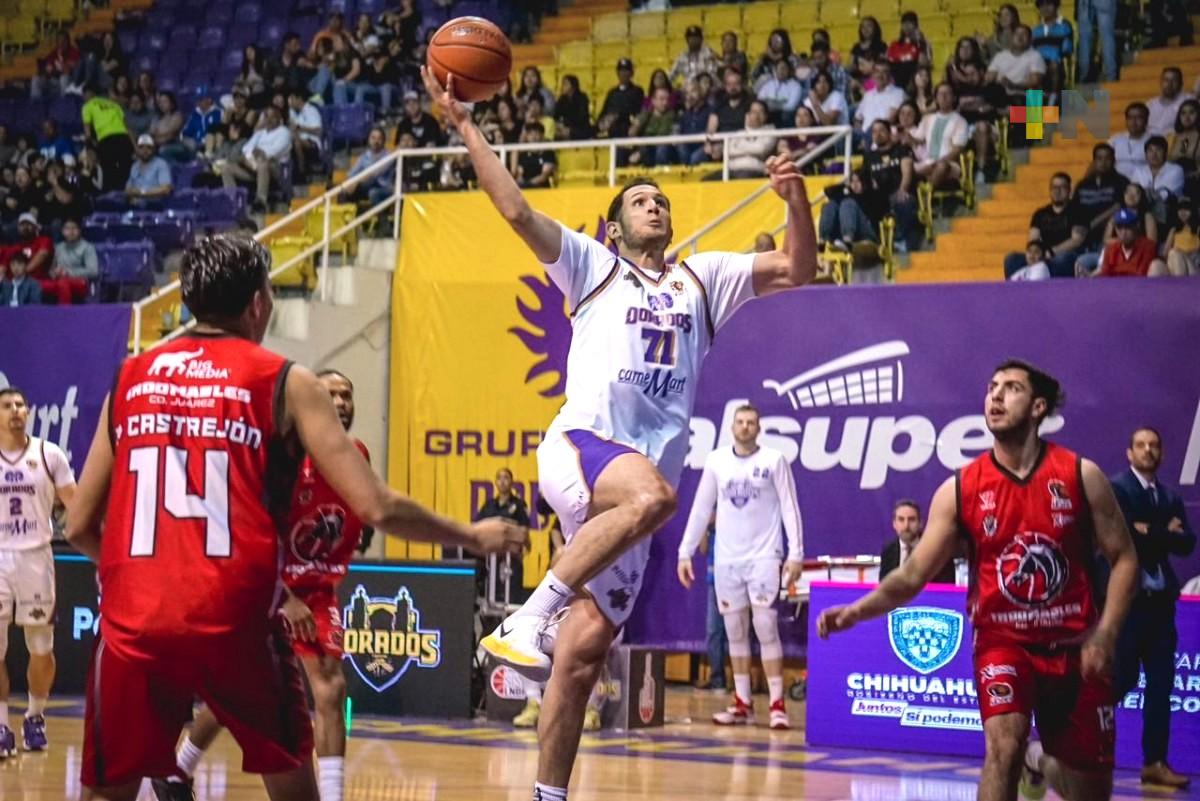 Alejandro Villanueva refuerza a los Halcones Rojos