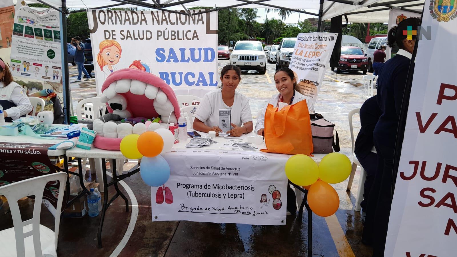 Llevan brigada de salud gratuitos al auditorio Benito Juárez de Veracruz