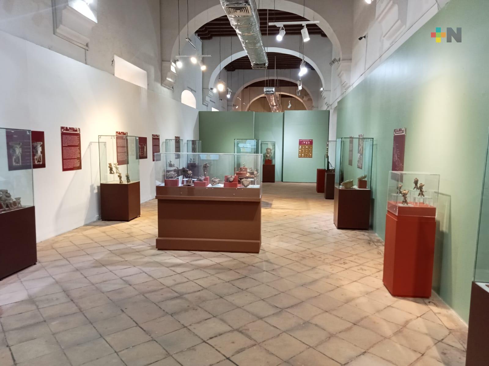 Exposición «Del cielo a la tierra dioses narigudos» en Exconvento Betlehemita Centro Cultural