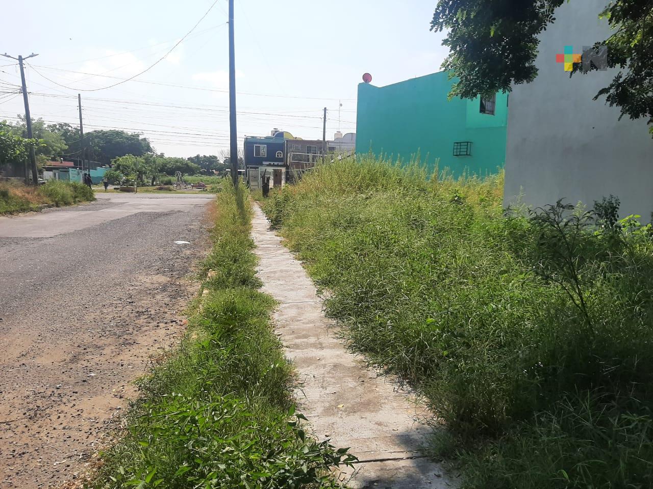 Asaltos, luminarias descompuestas y baches en Lomas de Río Medio de Veracruz puerto