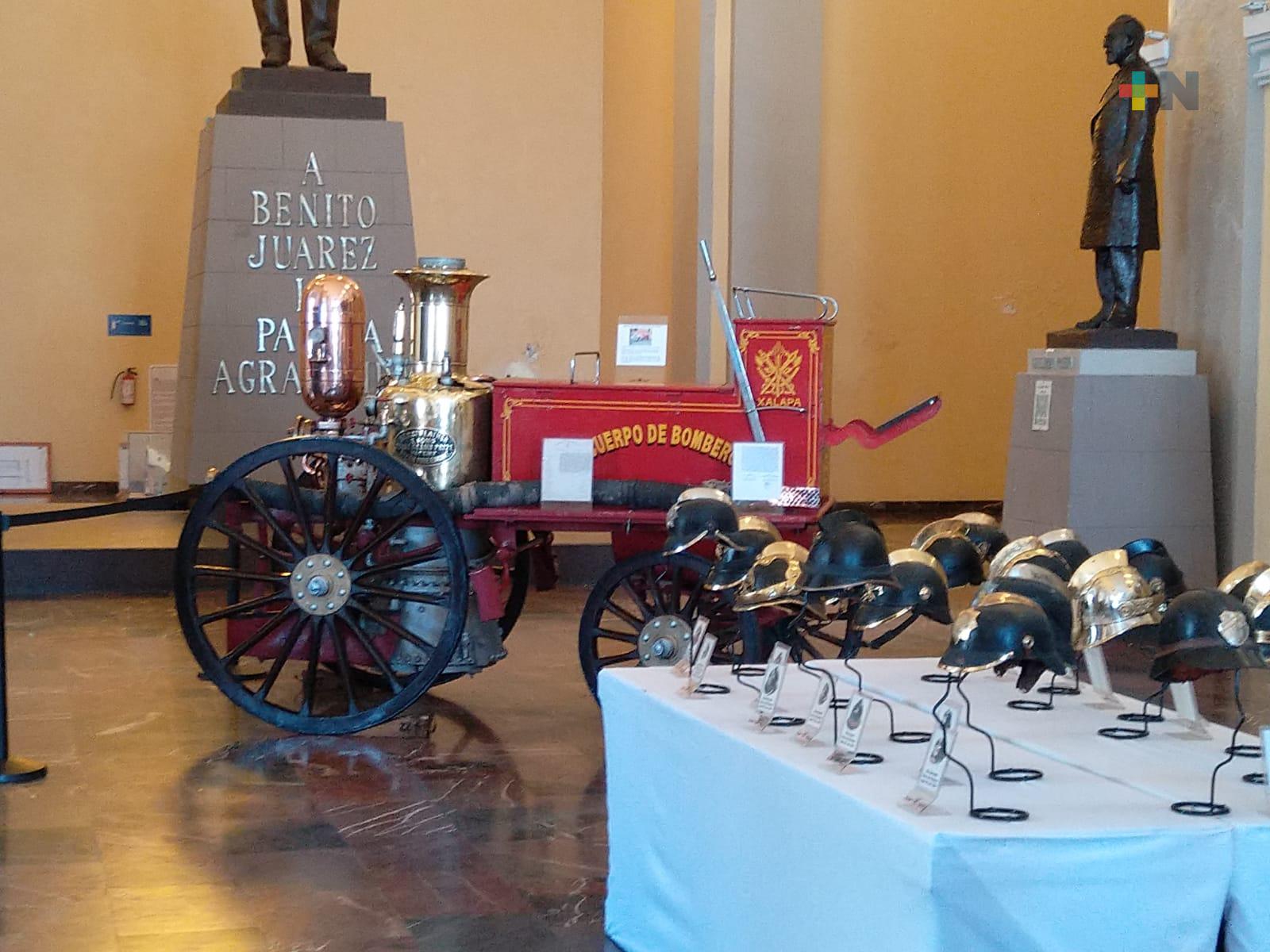 Con exposición conmemoran 150 años de la primera compañía de bomberos en México