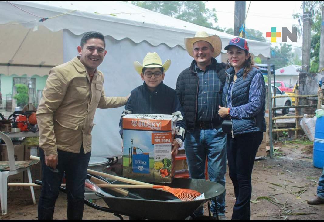 Productores y agricultores se benefician con insumos a bajo costo en Chontla