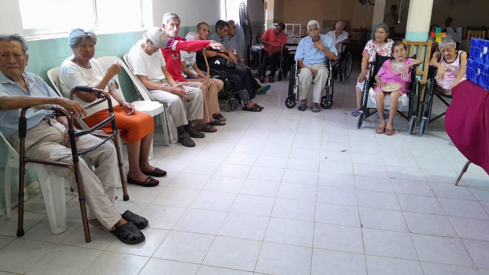 Festejan a los residentes del asilo Cogra por Día del Abuelo
