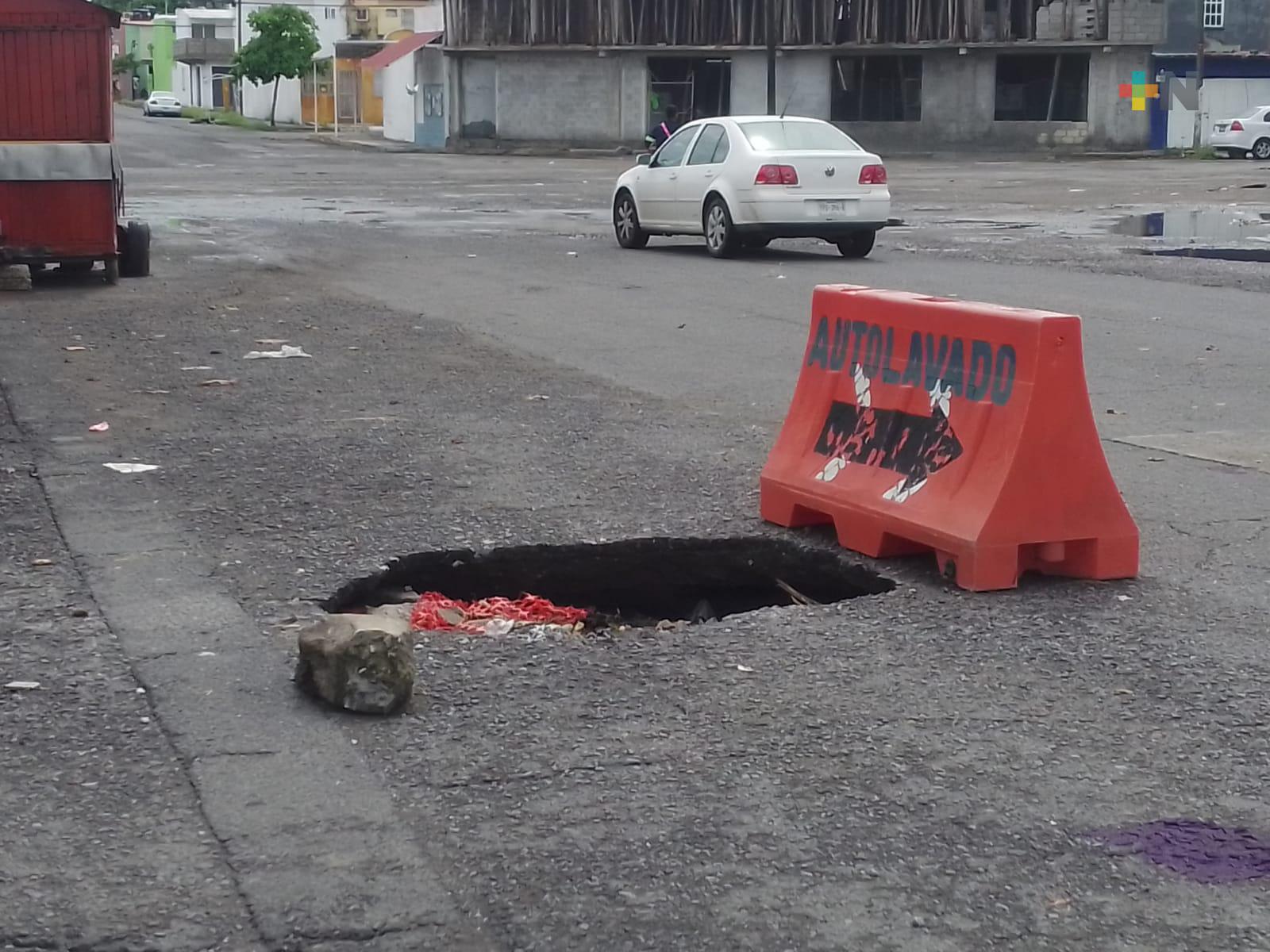 Socavón en avenida Río Papaloapan de  Veracruz puerto