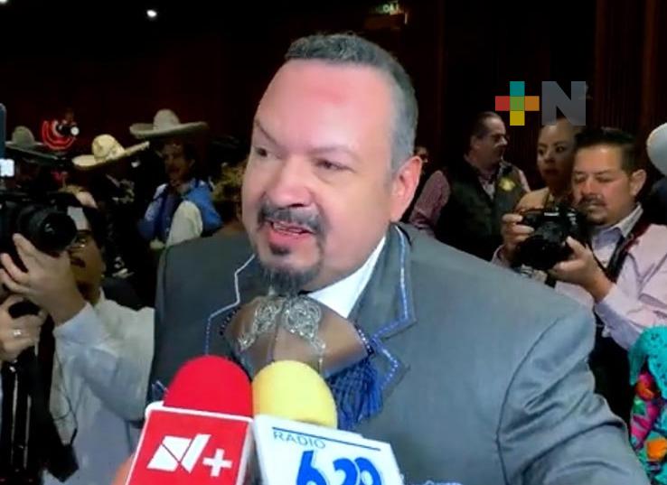 Propone Pepe Aguilar incluir la cultura de la charrería mexicana en los Libros de Texto Gratuitos