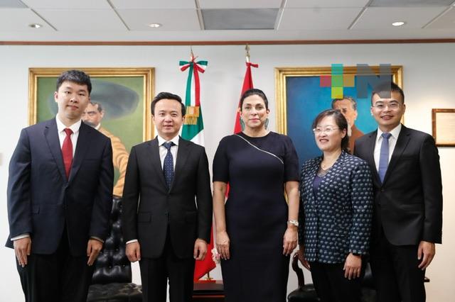 Recibe la presidenta de la Cámara de Diputados al embajador de China en México
