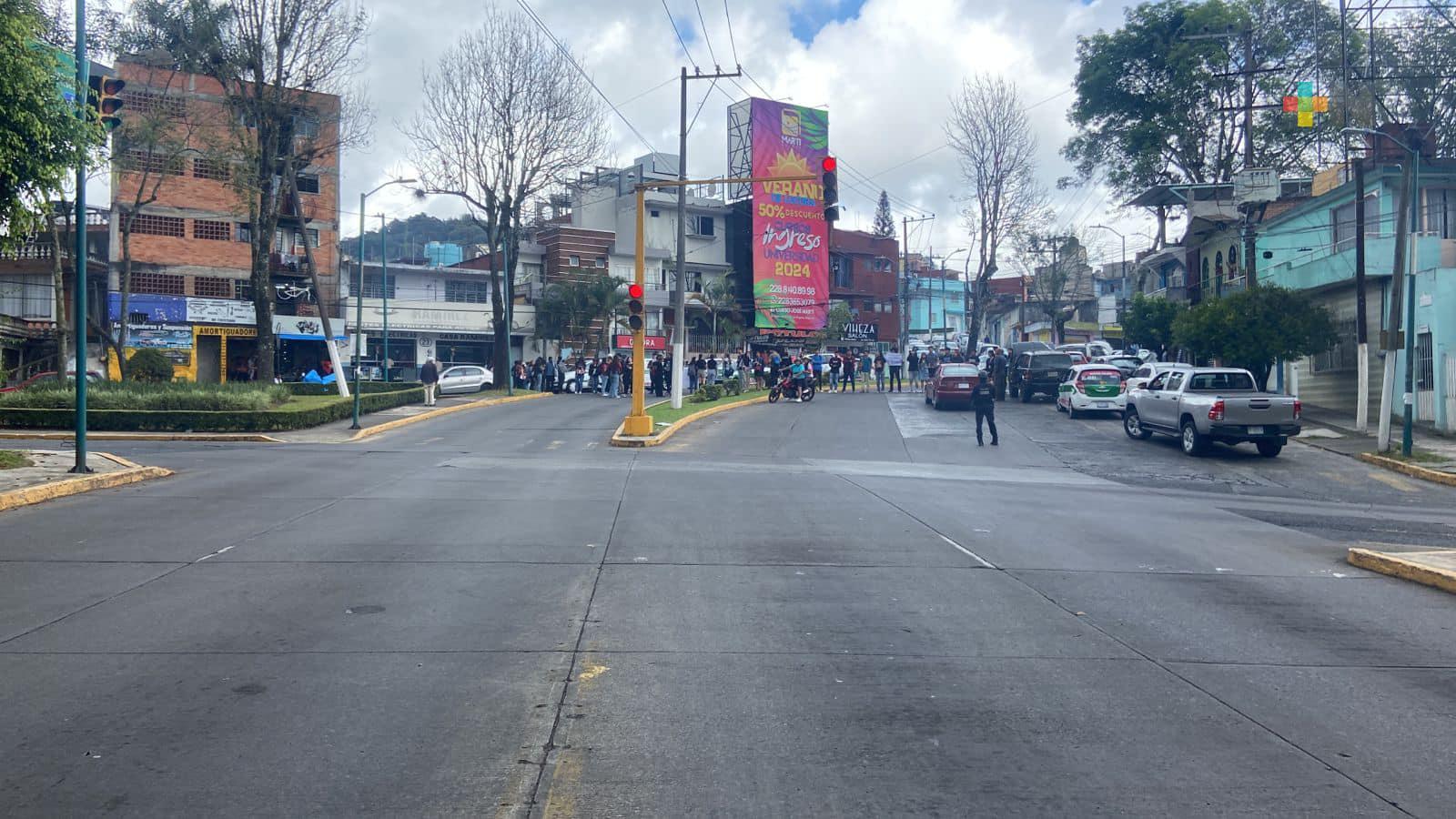Informa DGTSV cierre de circulación en avenida Xalapa y 20 de noviembre