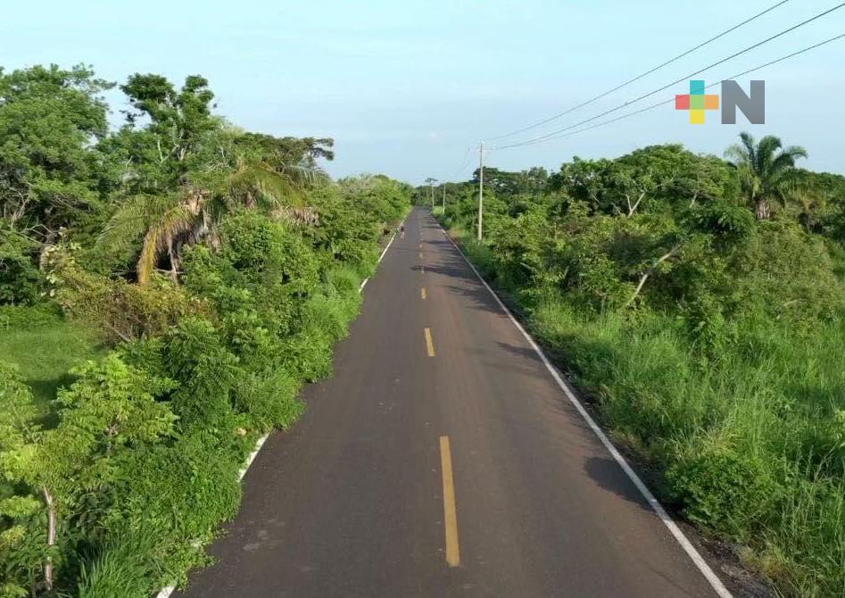 La 4T cumple, pavimentado el camino que va de Pajapan hacia Úrsulo Galván: Gobernador