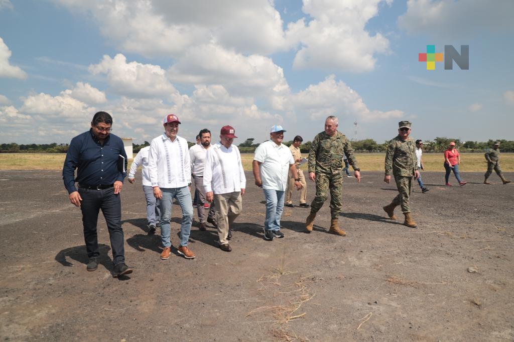 Atiende Eric Cisneros proyecto de restauración de Aeropista de la Marina en Tuxpan