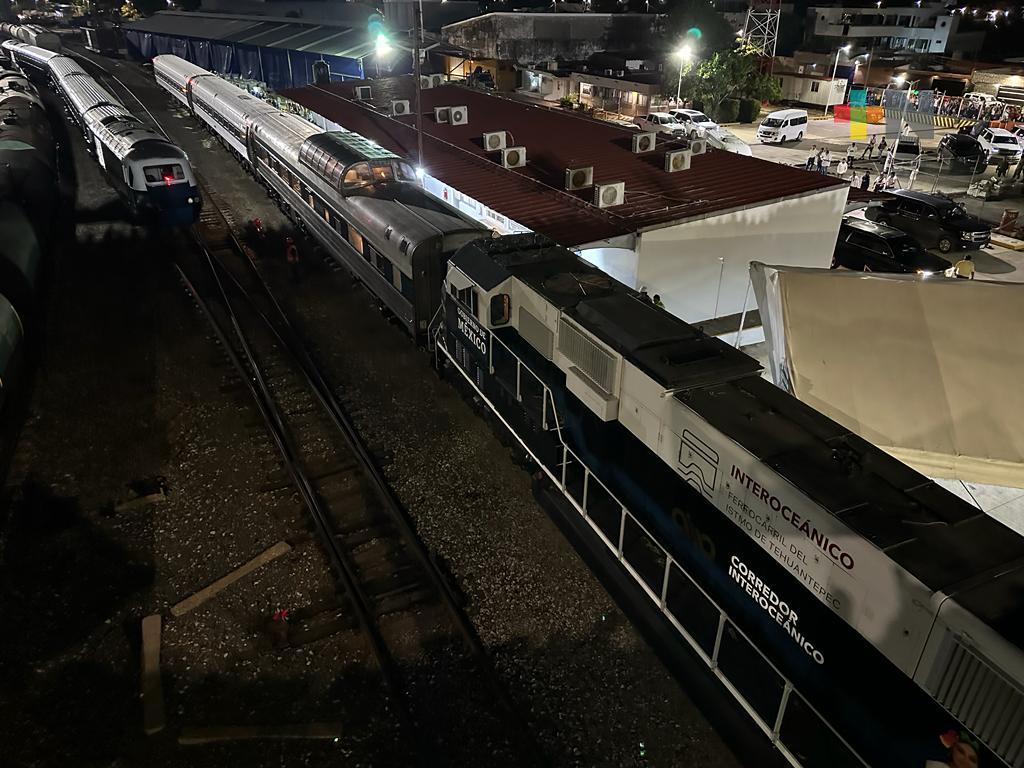 AMLO arribó a Coatzacoalcos a bordo del tren interoceánico