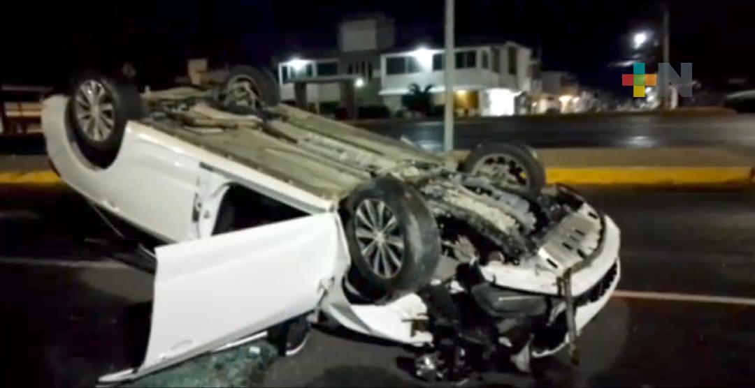 Vehículo aparatosamente accidentado no dejó lesionados, sólo daños materiales