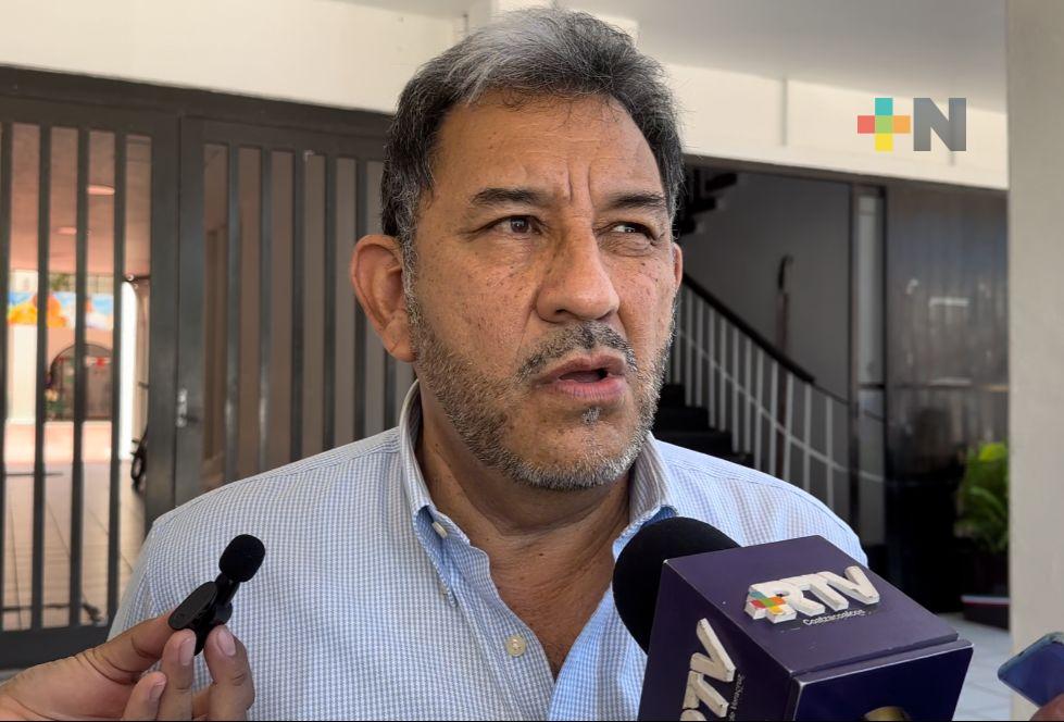 Trabajan en la instalación de centro de compostaje en parque La Alameda de Coatza