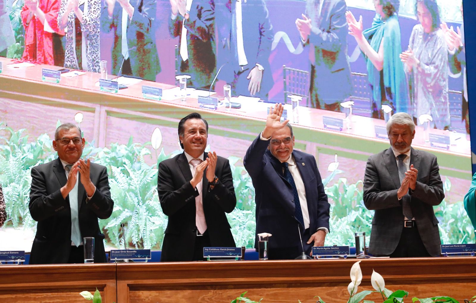 Asiste Gobernador a Segundo Informe del Rector de la UV