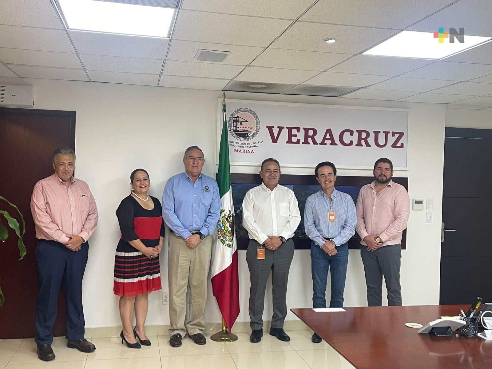 Trabajan Canacar y Asipona Veracruz en mejorar condiciones de transportistas que acuden a recinto portuario