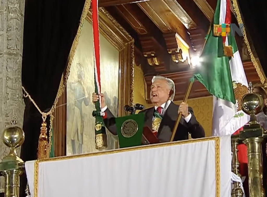 Presidente dedica el grito de Independencia a la democracia y a los migrantes