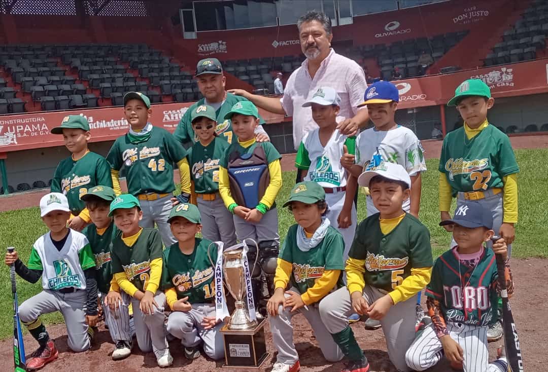 Chileros de Xalapa campeones en la categoría 7-8