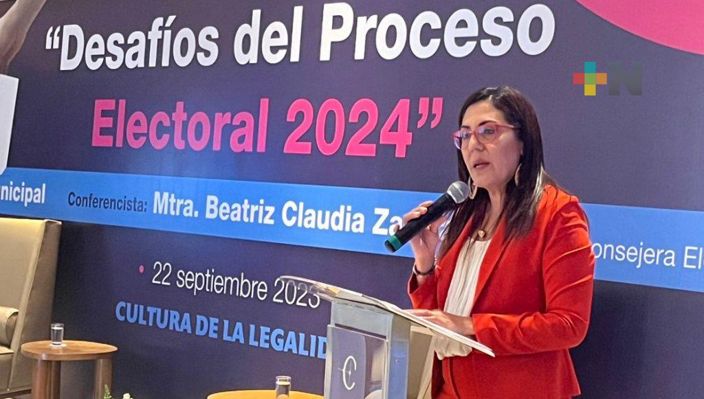 De la mano de la sociedad, INE afrontará desafíos del proceso electoral: Claudia Zavala