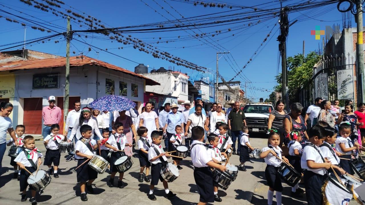 Con desfile infantil conmemoran 176 aniversario de los Niños Héroes en Paso del Macho