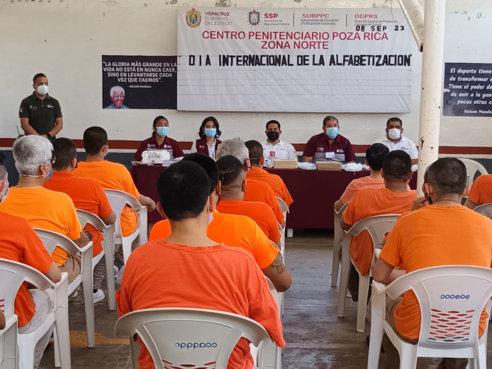 Entrega IVEA constancias de alfabetización y certificados a personas privadas de su libertad