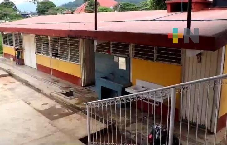 Implementan jornada de fumigación en escuelas y colonias de Atoyac
