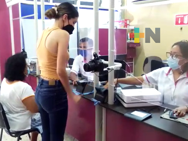 INE en Tuxpan atienda a más de 100 personas de manera diaria