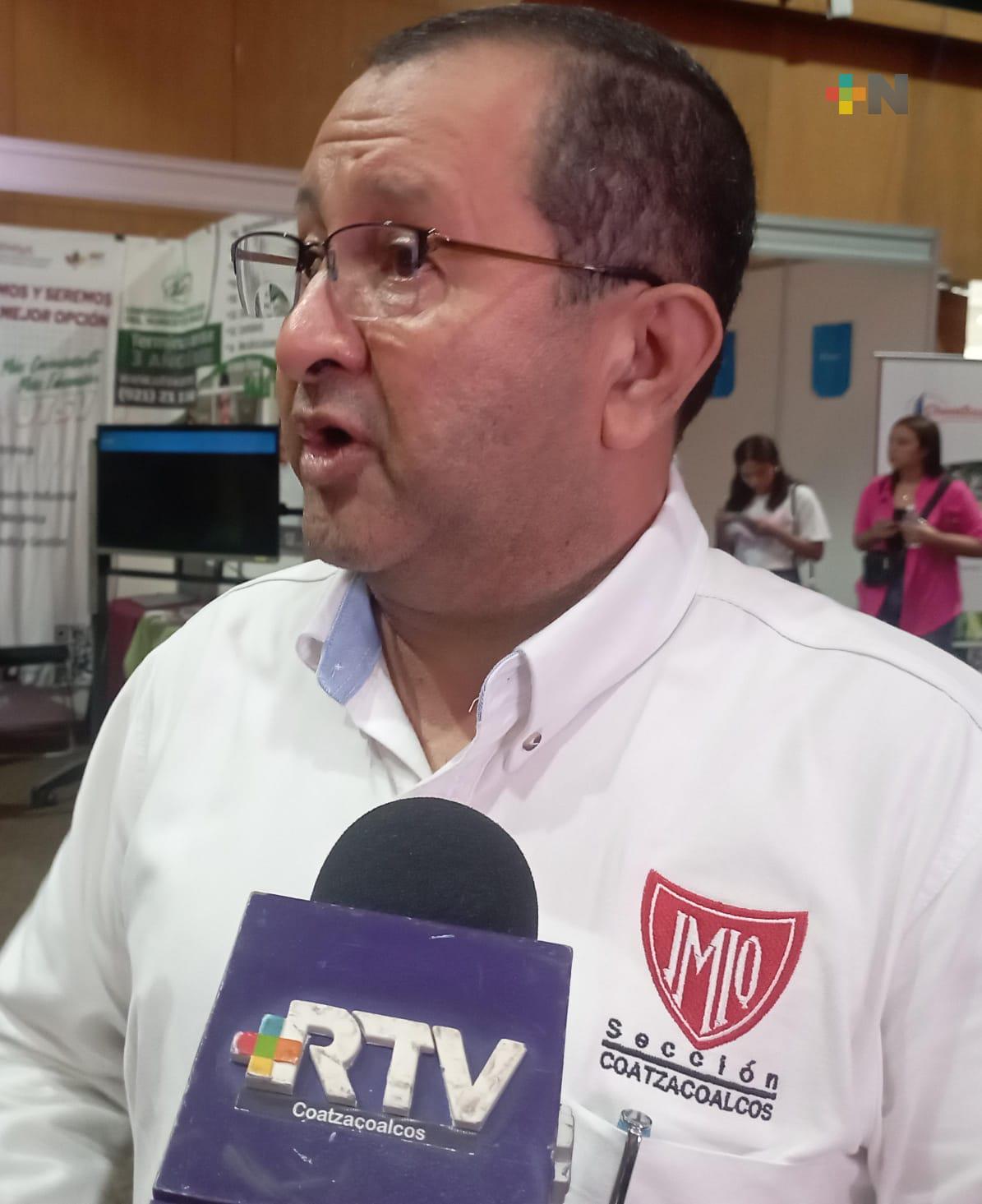 Necesario que universitarios tramiten visas, pasaportes para introducirse al mercado laboral