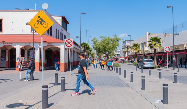 Emite Sedatu NOM sobre señalización y dispositivos viales en calles y carreteras