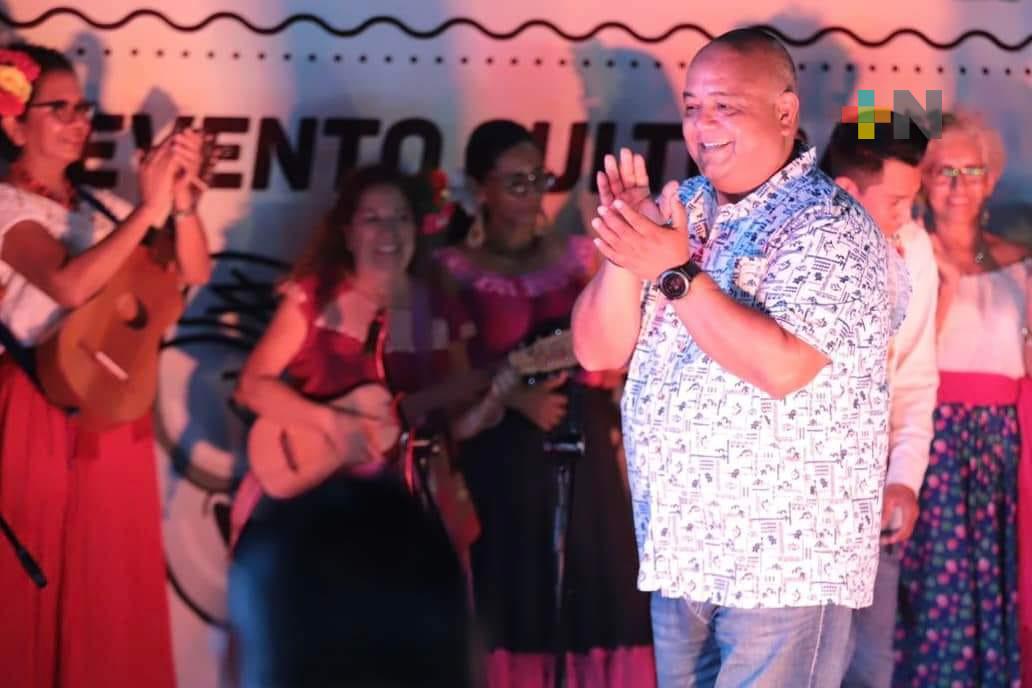 Eric Cisneros promueve programa «Orgullo veracruzano» entre jóvenes de sur del estado