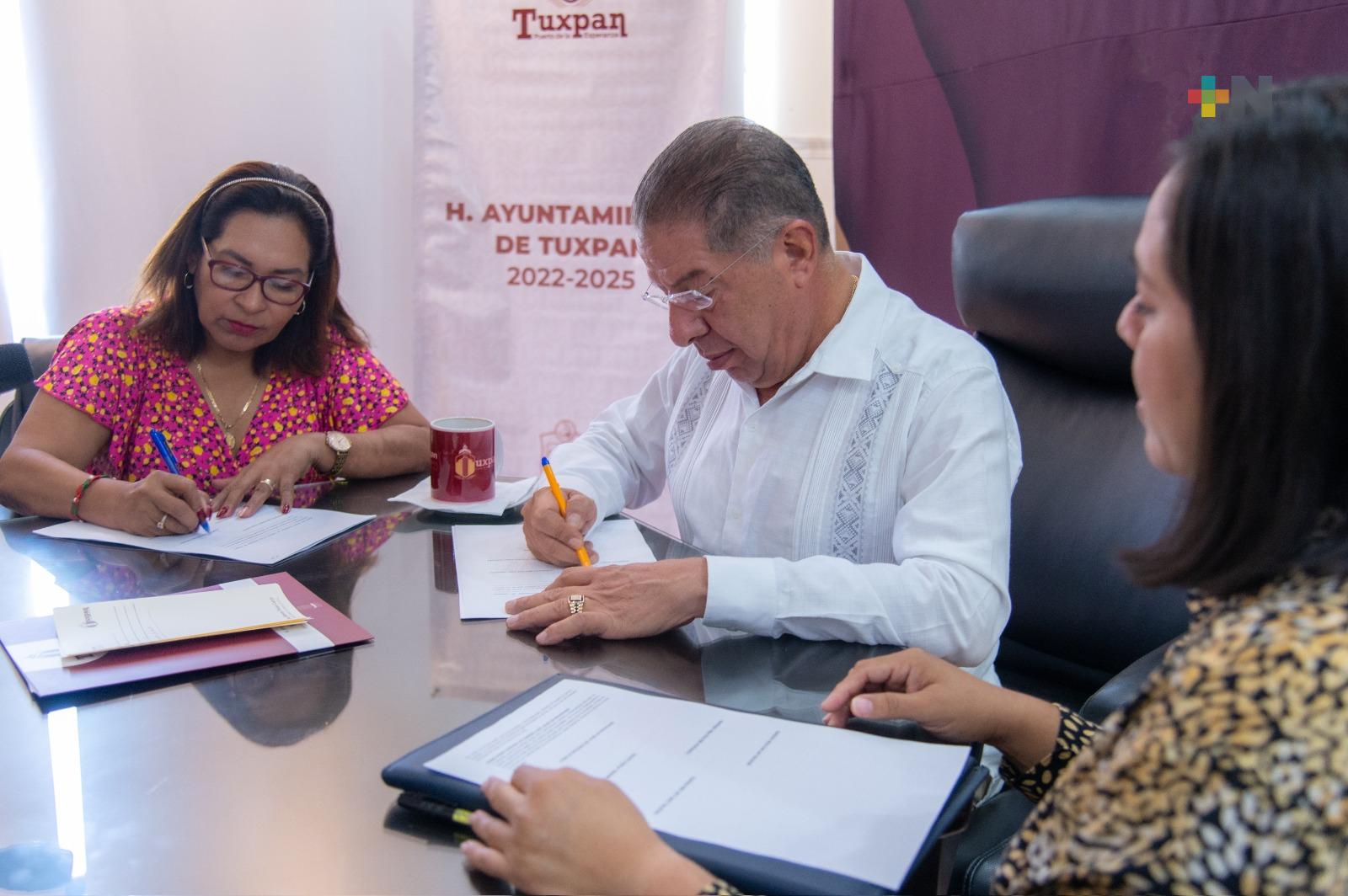 Otorgan escrituras a telebachillerato de comunidad de Tuxpan; pueden comenzar a construir