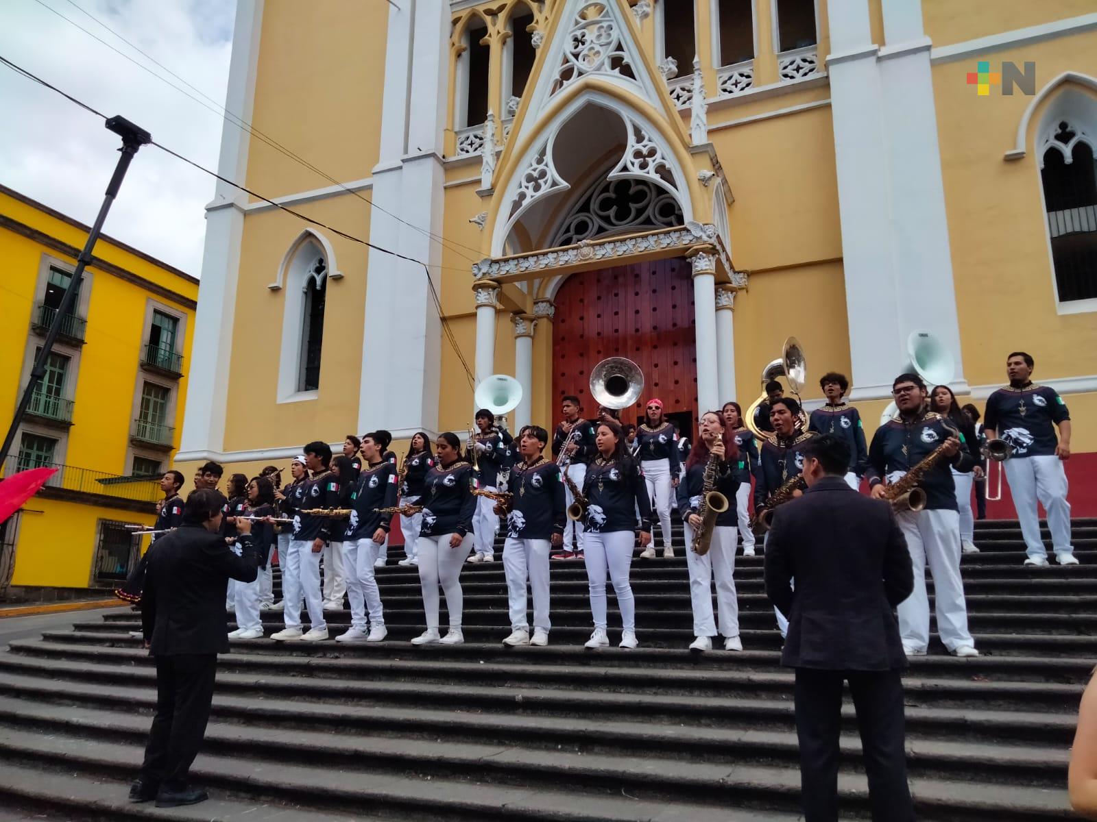 Panteras Marching Band del Cobaev sorprenden con «Flashmob» en centro de Xalapa