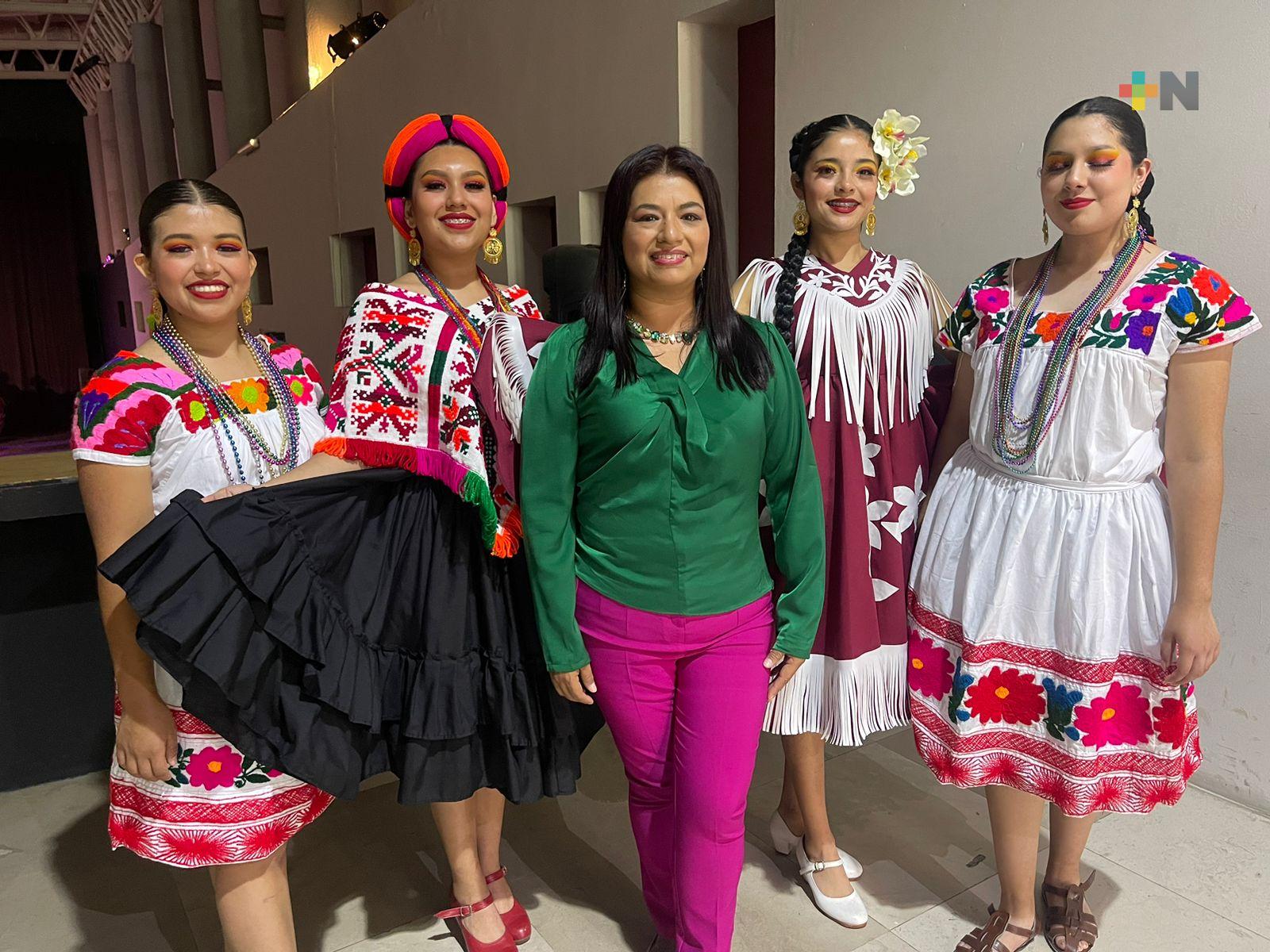 Realizan primera edición “Danzando entre flores, encuentro folclórico”