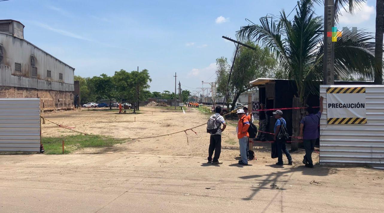 Mujeres piden empleo en construcción del Ferrocarril del Istmo; hay una por cada tres hombres