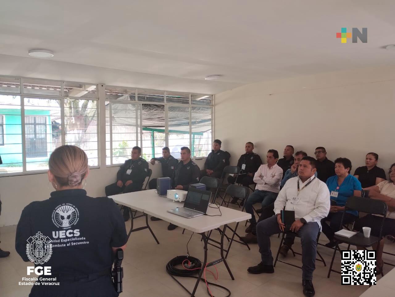 Imparte UECS plática relacionada a los delitos de secuestro y engaño telefónico