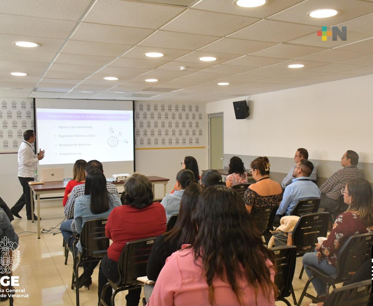 FGE capacita a las y los servidores públicos en el “Día Internacional del Derecho de Acceso Universal a la Información”