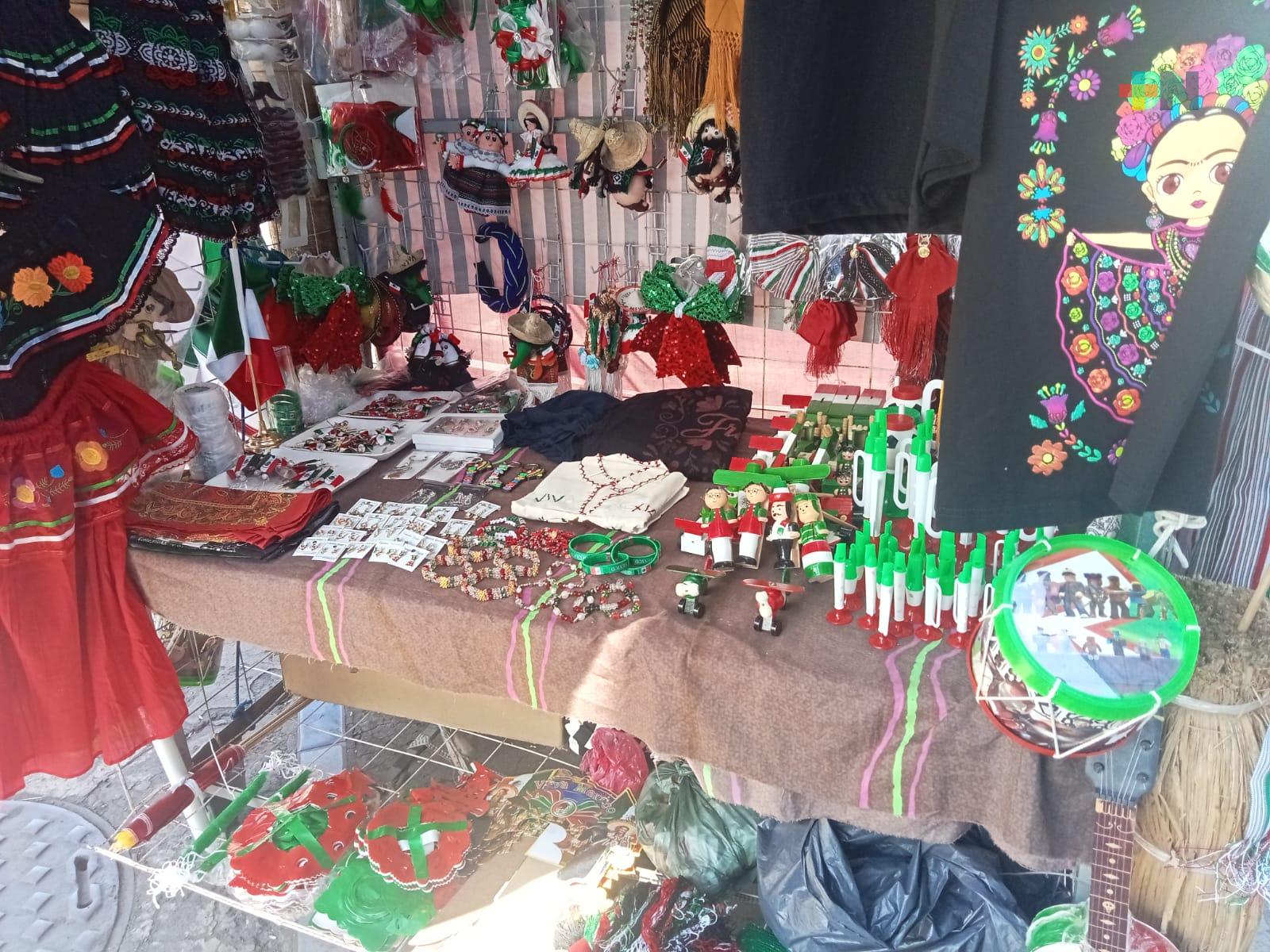 Aumentan hasta un 40% ventas de artículos patrios en municipio de Veracruz